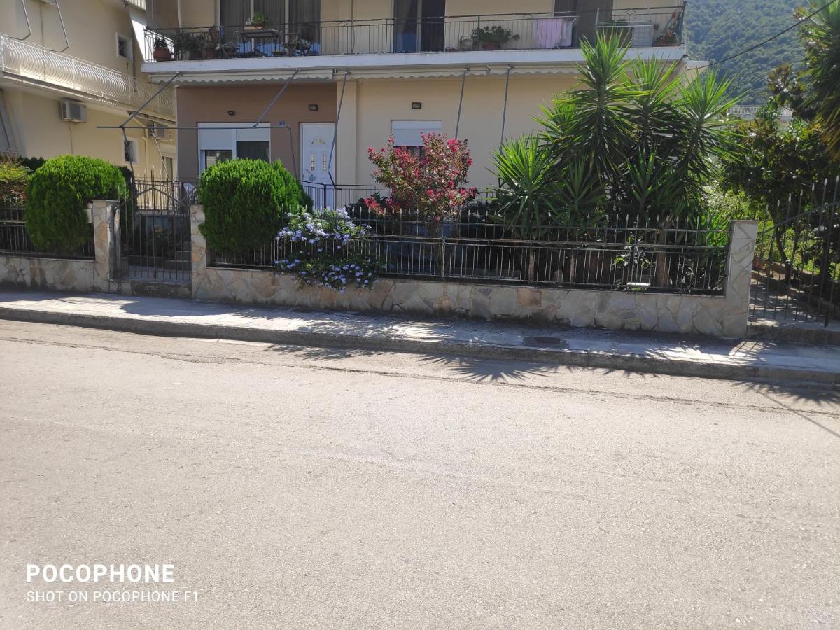 Κεντρικό, άνετο και ζεστό διαμέρισμα Καμένα Βούρλα Εξωτερικό φωτογραφία