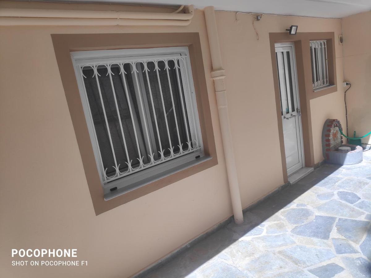 Κεντρικό, άνετο και ζεστό διαμέρισμα Καμένα Βούρλα Εξωτερικό φωτογραφία