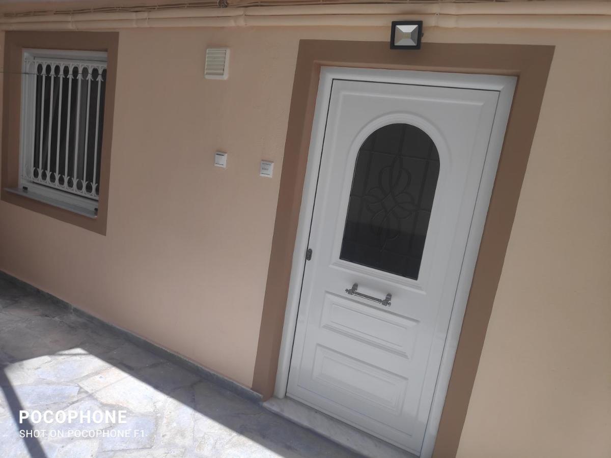 Κεντρικό, άνετο και ζεστό διαμέρισμα Καμένα Βούρλα Εξωτερικό φωτογραφία