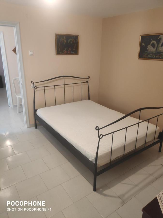 Κεντρικό, άνετο και ζεστό διαμέρισμα Καμένα Βούρλα Εξωτερικό φωτογραφία
