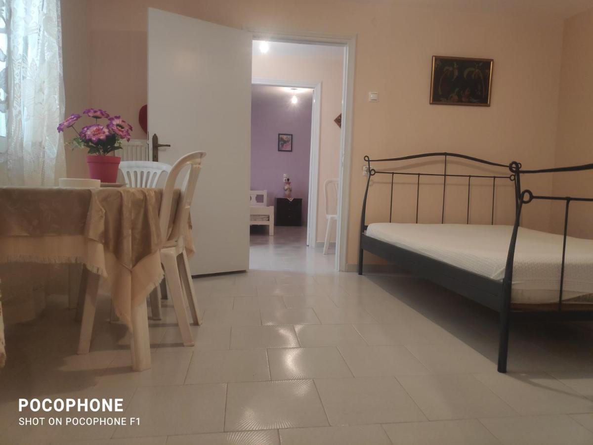 Κεντρικό, άνετο και ζεστό διαμέρισμα Καμένα Βούρλα Εξωτερικό φωτογραφία