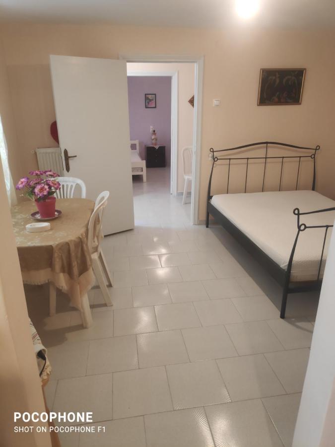 Κεντρικό, άνετο και ζεστό διαμέρισμα Καμένα Βούρλα Εξωτερικό φωτογραφία