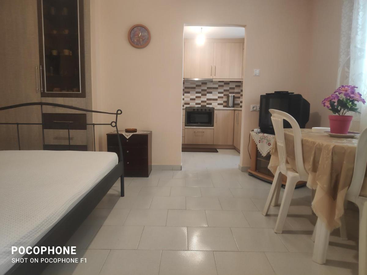 Κεντρικό, άνετο και ζεστό διαμέρισμα Καμένα Βούρλα Εξωτερικό φωτογραφία