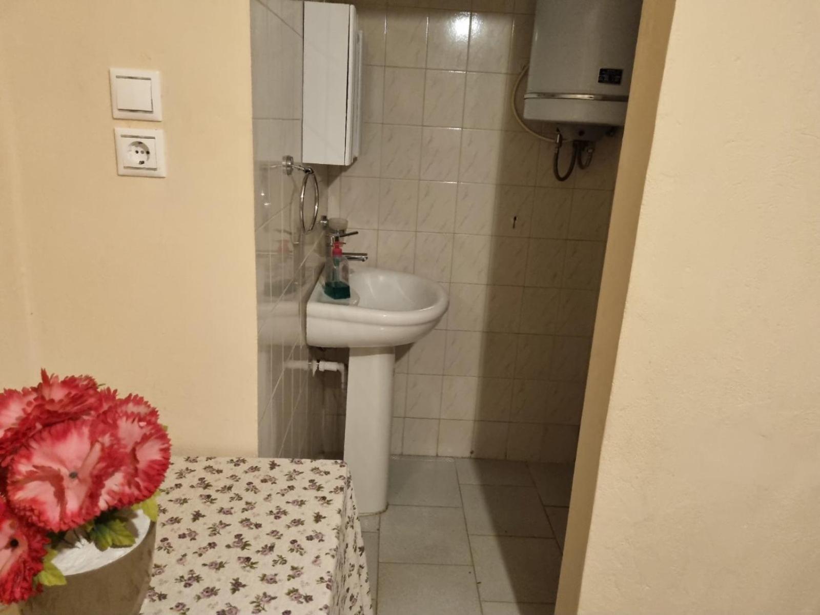 Κεντρικό, άνετο και ζεστό διαμέρισμα Καμένα Βούρλα Εξωτερικό φωτογραφία