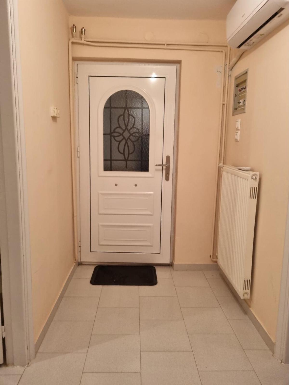 Κεντρικό, άνετο και ζεστό διαμέρισμα Καμένα Βούρλα Εξωτερικό φωτογραφία